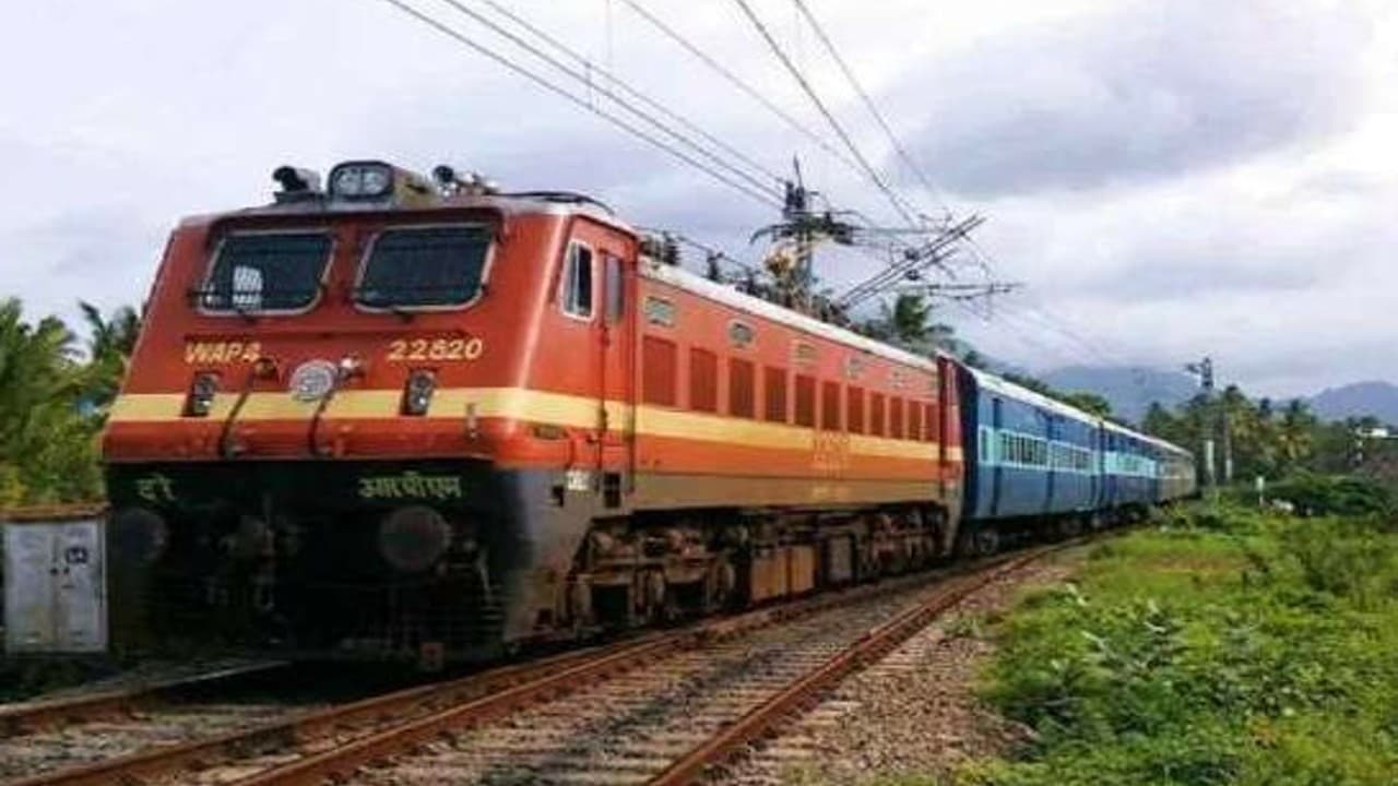 Indian Railways ने दिवाली-छठ के लिए शुरू किया 211 स्पेशल ट्रेन, बिहार-यूपी समेत इन रूटों पर बढ़ेंगे फेरे