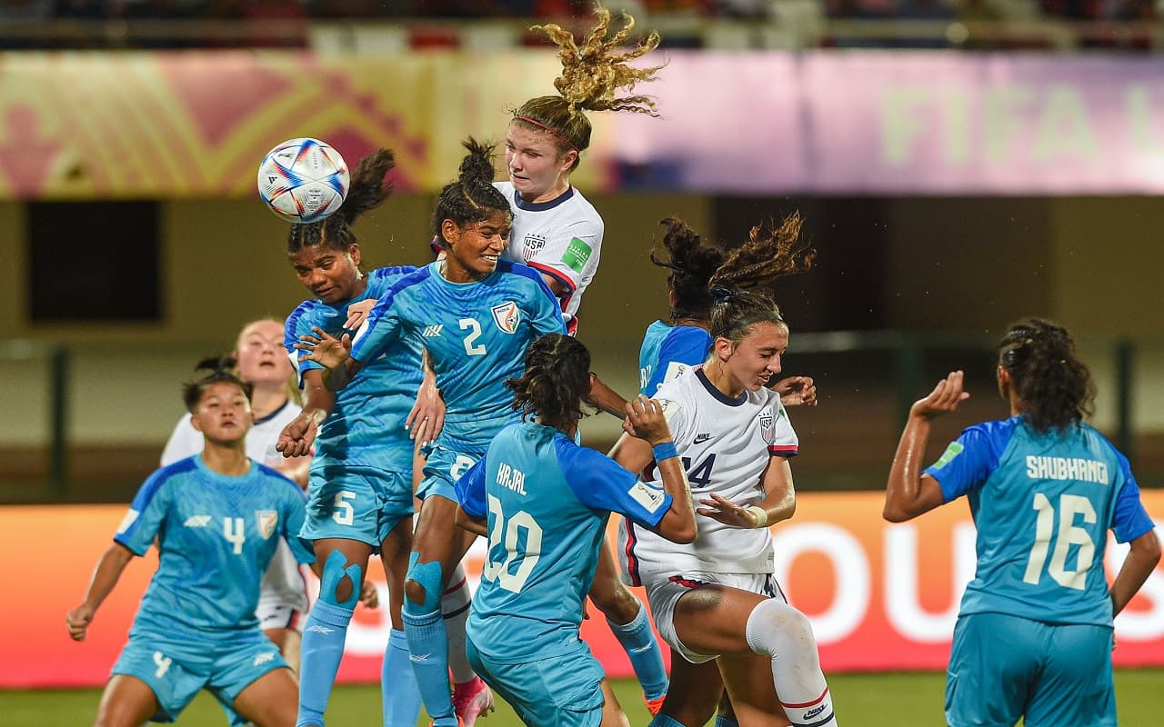 FIFA U17 Women’s WC: झारखंड की बेटी ने अपनी कप्तानी में अमेरिका से लिया लोहा,मजदूर मां-बाप ने भी देखा मैच FIFA U17 Women’s WC: झारखंड की बेटी ने अपनी कप्तानी में अमेरिका से लिया लोहा,मजदूर मां-बाप ने भी देखा मैच