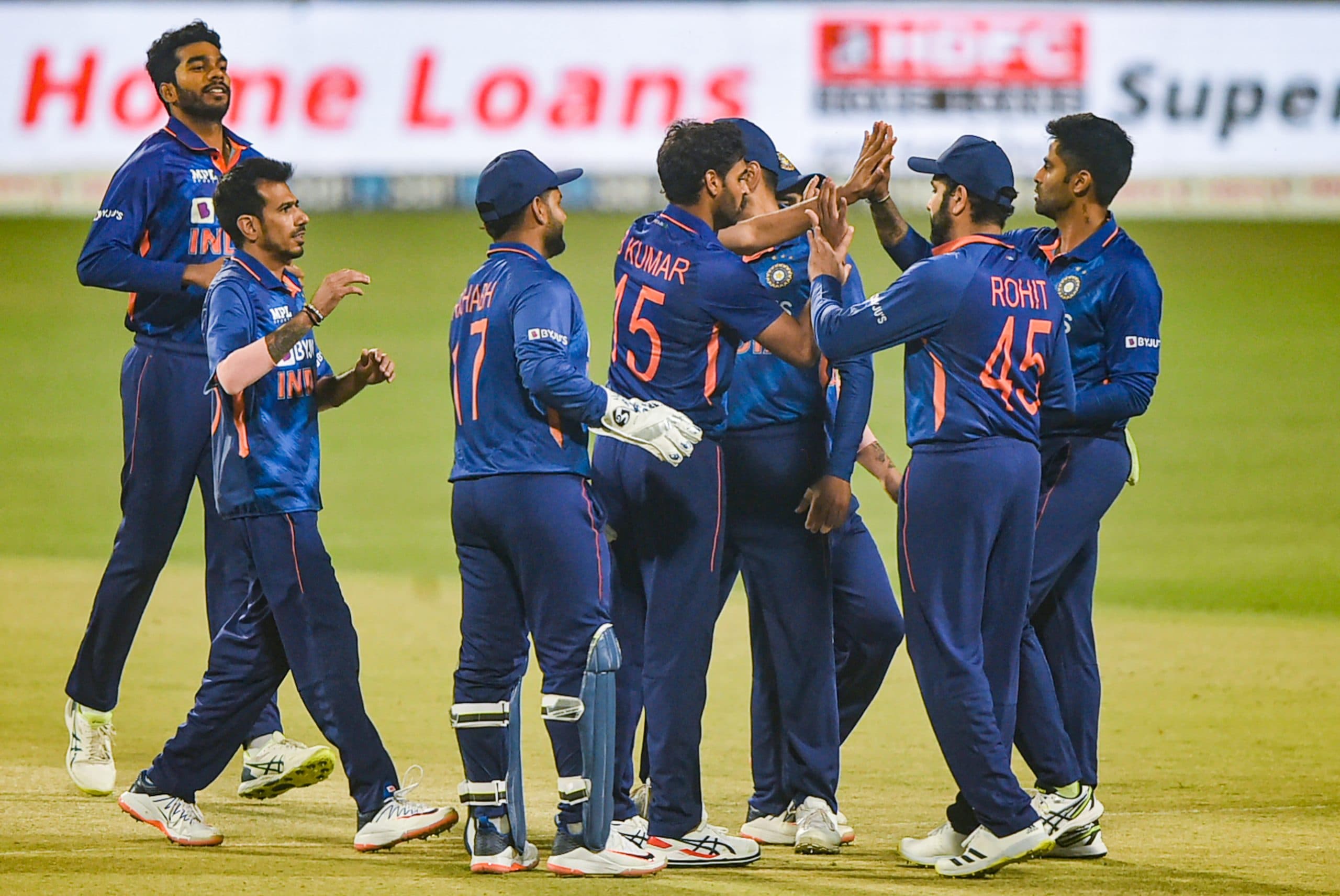 WI vs IND T20 Series: रोहित शर्मा और कई सीनियर खिलाड़ी पहुंचे त्रिनिदाद, केएल राहुल पर है यह अपडेट