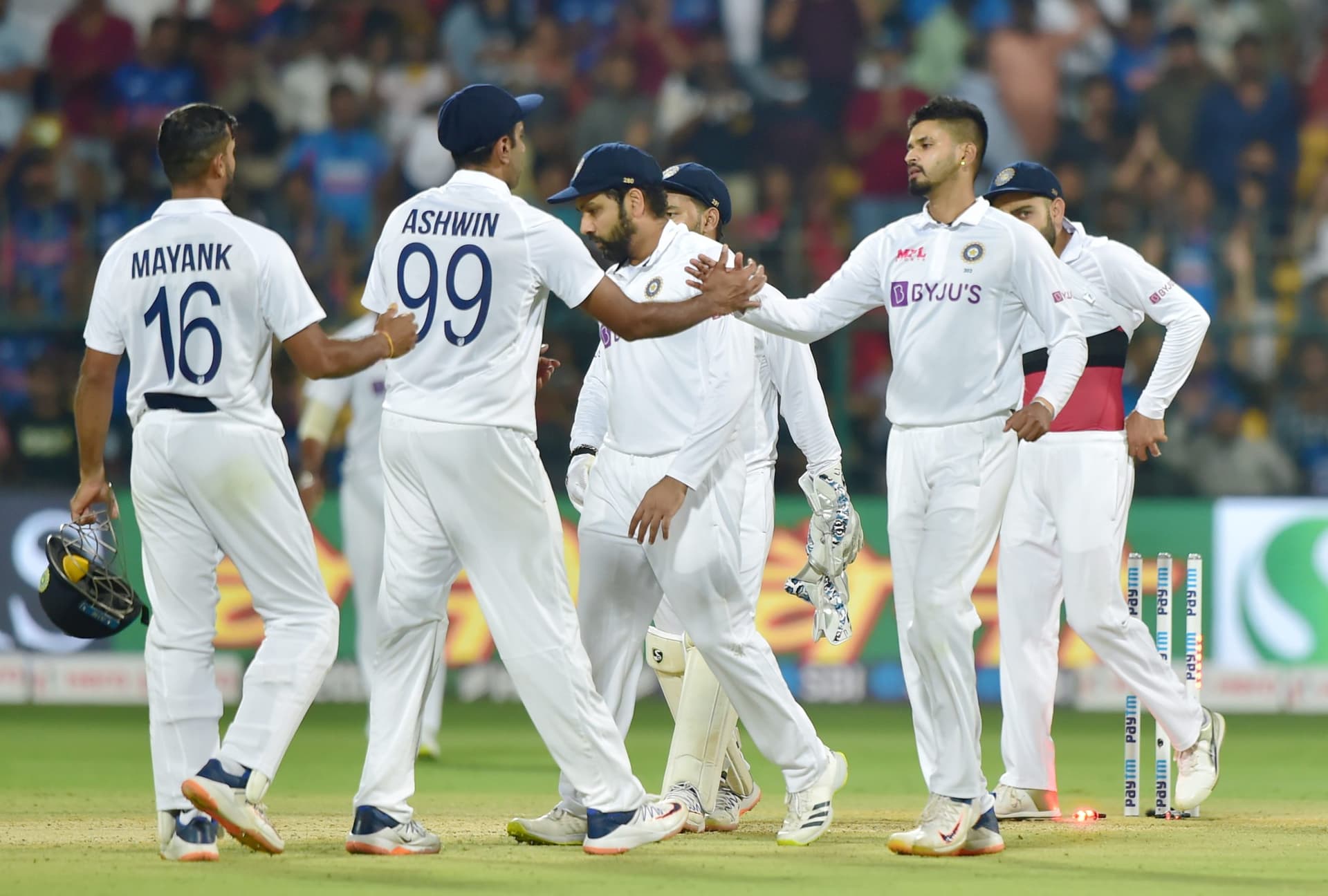 Ind vs SL: रोहित शर्मा का टेस्ट कप्तानी में अनोखा रिकॉर्ड, श्रीलंका को हराकर दोहराया 66 साल पुराना इतिहास