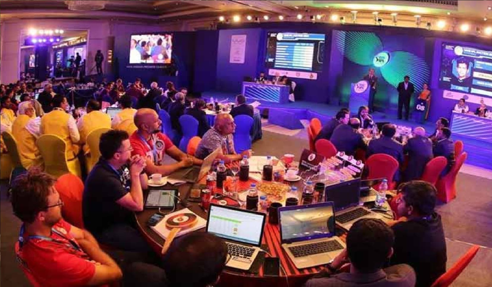 IPL 2021 Auction: IPL नीलामी में इन दिग्गज खिलाड़ियों को नहीं मिला कोई खरीदार, कुछ नाम आपको चौंकने पर कर देंगे मजबूर