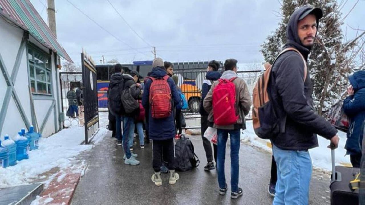 Ukraine Russia War: 'ऑपरेशन गंगा' आखिरी चरण में, दूतावास की अपील- बुडापेस्ट पहुंचें बचे हुए भारतीय छात्र