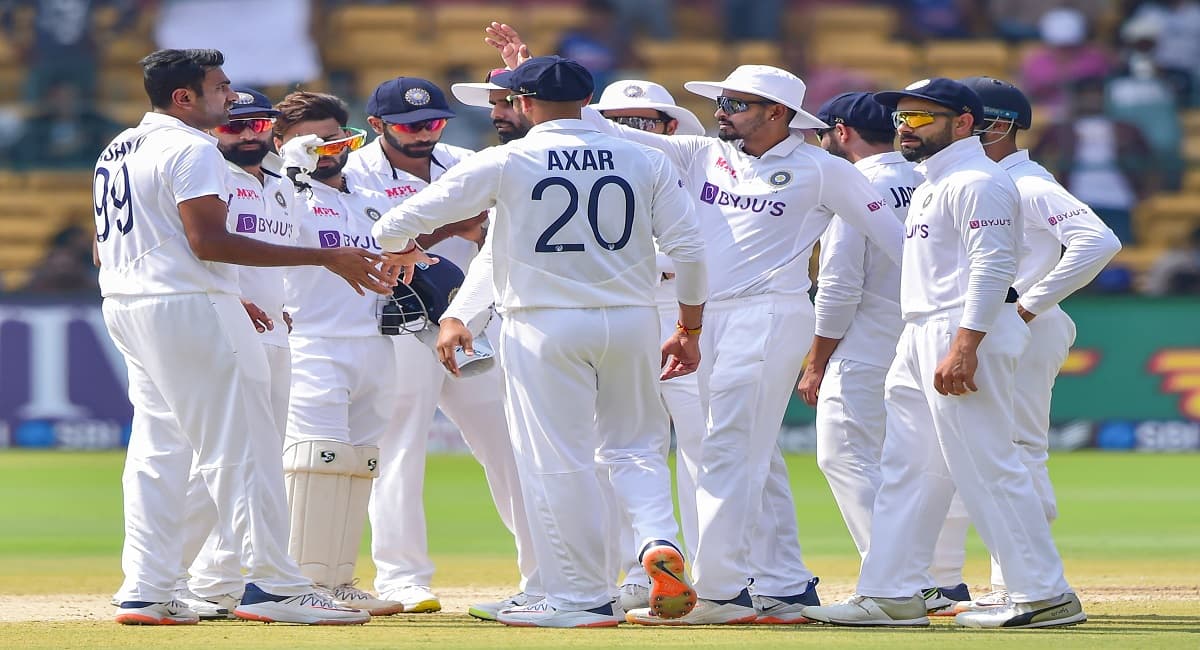 Ind vs SL: टीम इंडिया ने मनायी जीत की होली, श्रीलंका को पारी और 238 रन से हराकर किया क्लीन स्वीप