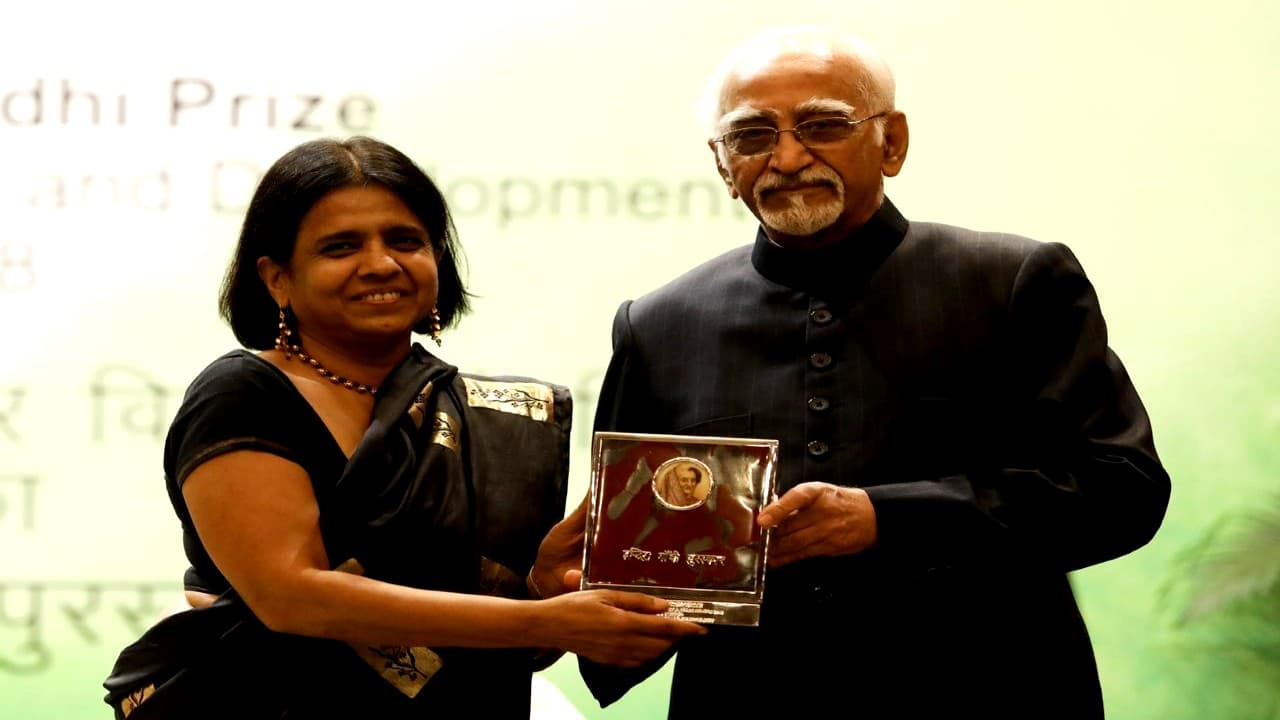 गुणवत्तापूर्ण शिक्षा के लिए समाजसेवी संस्था ‘प्रथम' को मिला इंदिरा गांधी शांति पुरस्कार