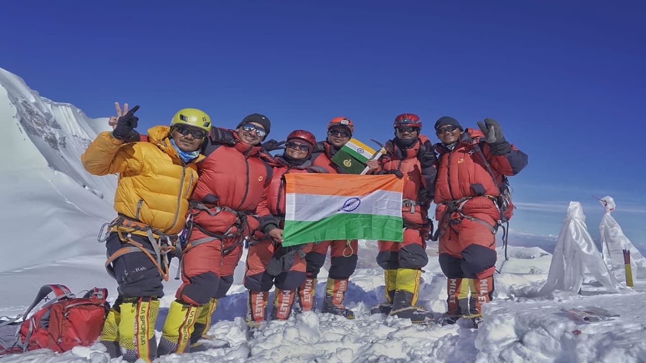 ITBP ने 23,786 फीट ऊंची माउंट डोम खांग पर चढ़ाई कर रचा इतिहास, भविष्य में खुला नया मार्ग ITBP ने 23,786 फीट ऊंची माउंट डोम खांग पर चढ़ाई कर रचा इतिहास, भविष्य में खुला नया मार्ग