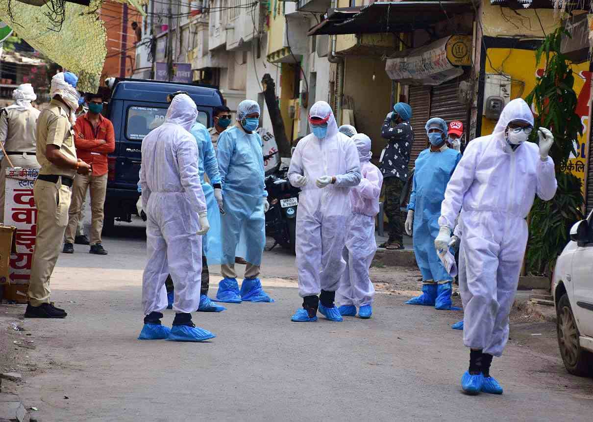 Coronavirus Outbreak: एक गलत WhatsApp मैसेज ने इंदौर को कोरोना की भट्टी में झोंक दिया, जानिए कैसे