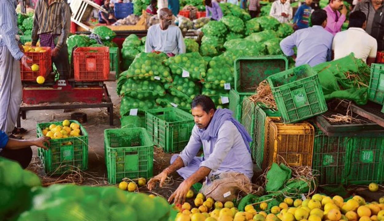 नए साल 2022 में भी महंगाई से राहत मिलने की उम्मीद नहीं, कोविड के पूर्व स्तर पर आ सकती है अर्थव्यवस्था