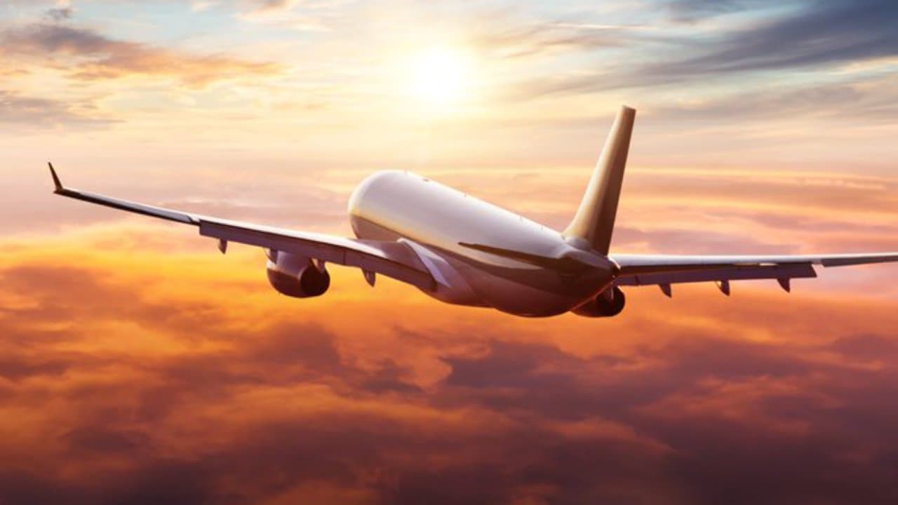 2022 में विमानों में यात्रियों के 'दुर्व्यवहार' की घटनाओं में 37 फीसदी इजाफा : रिपोर्ट