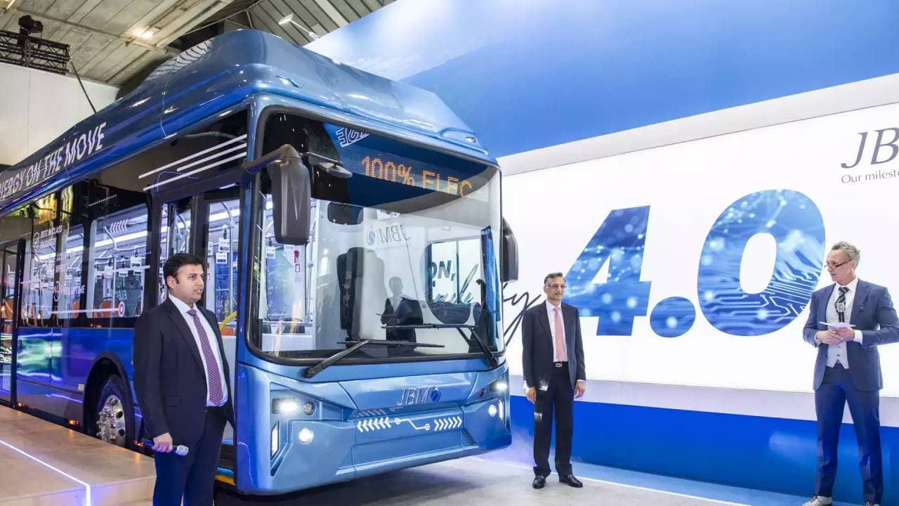 अब आप भी कर सकते हैं इकोलाइफ के साथ Galaxy में सैर, जेबीएम ने उतारी लग्जरी इलेक्ट्रिक बस