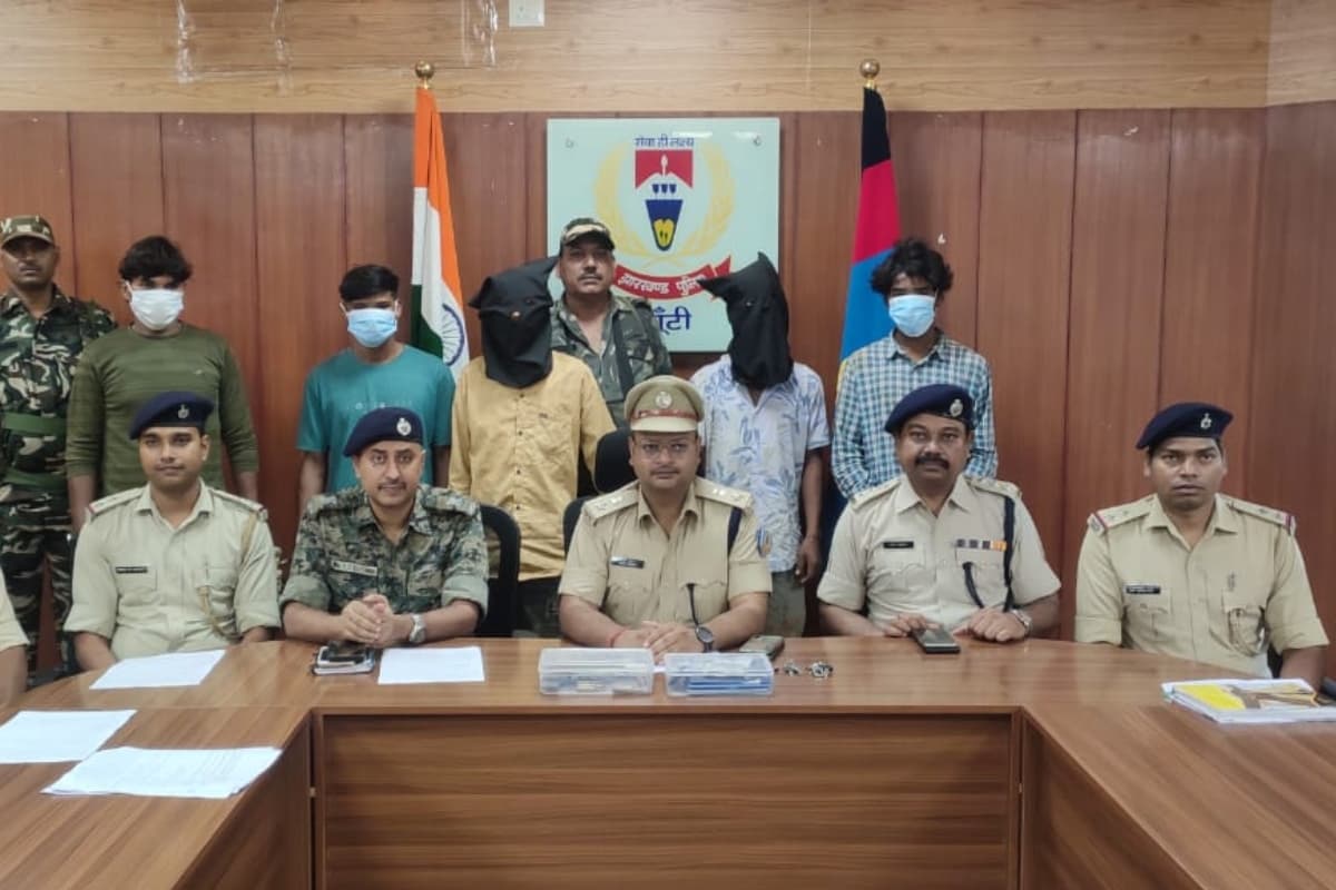 PLFI उग्रवादियों के खिलाफ खूंटी पुलिस को मिली बड़ी कामयाबी, पांच सदस्य गिरफ्तार, हथियार भी बरामद