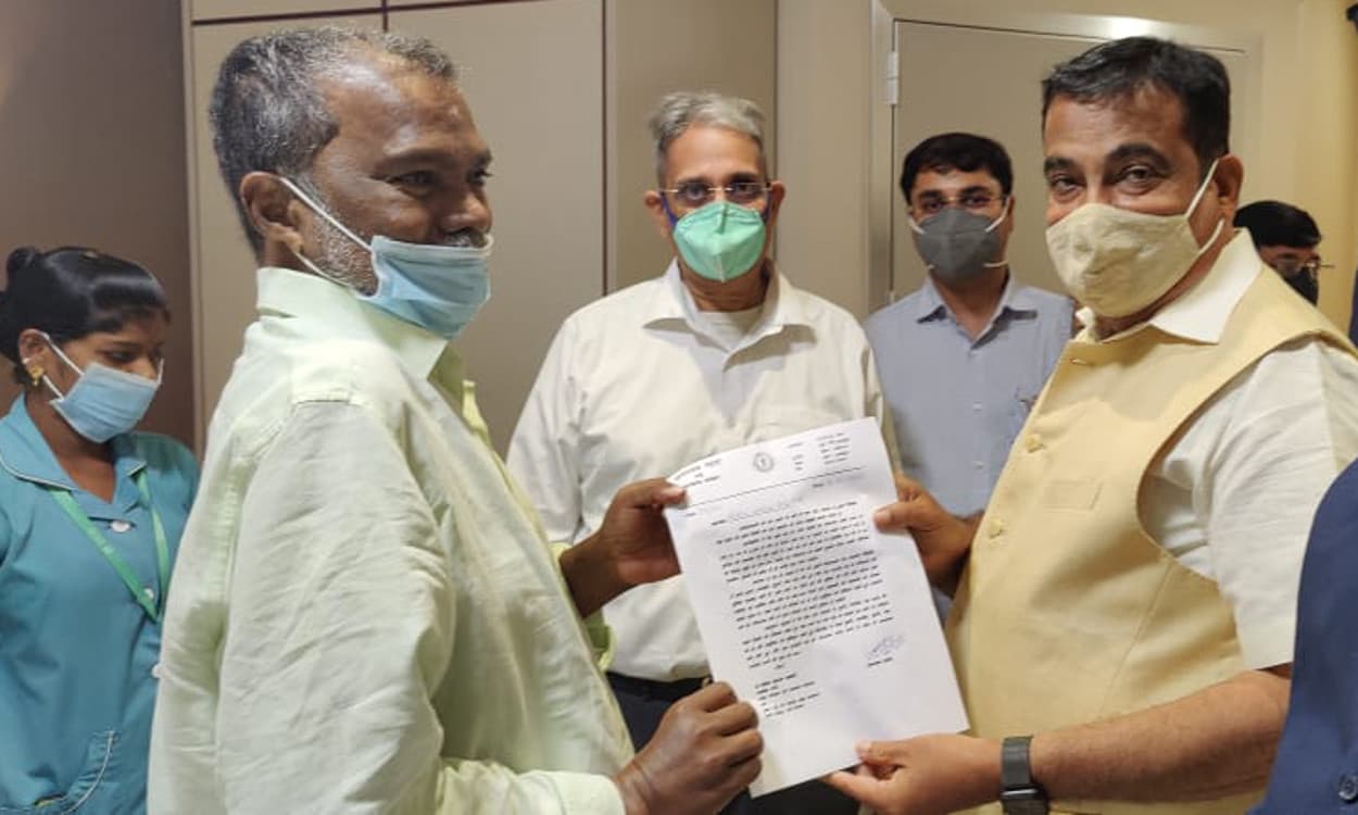 चेन्नई में झारखंड के शिक्षा मंत्री जगन्नाथ महतो से मिले केंद्रीय मंत्री नितिन गडकरी, जानें दोनों के बीच क्या हुई बातचीत