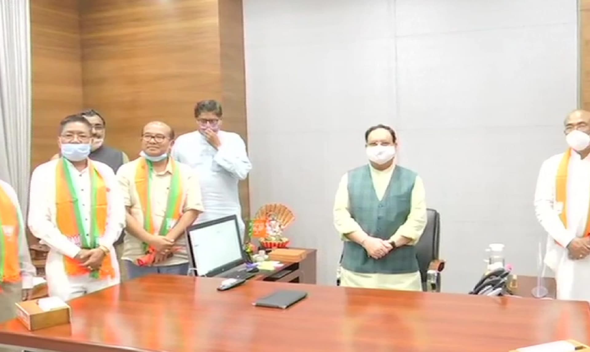 कांग्रेस को बड़ा झटका, मणिपुर के 5 विधायक भाजपा में शामिल