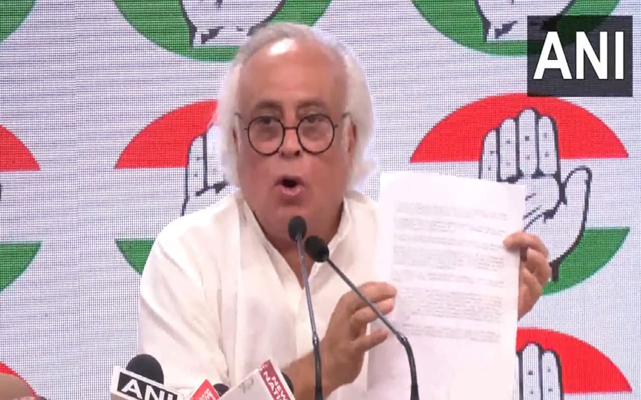 ‘प्रेसिडेंट ऑफ भारत…’, मोदी सरकार ने बदला INDIA का नाम, कांग्रेस नेता जयराम रमेश ने किया ये दावा