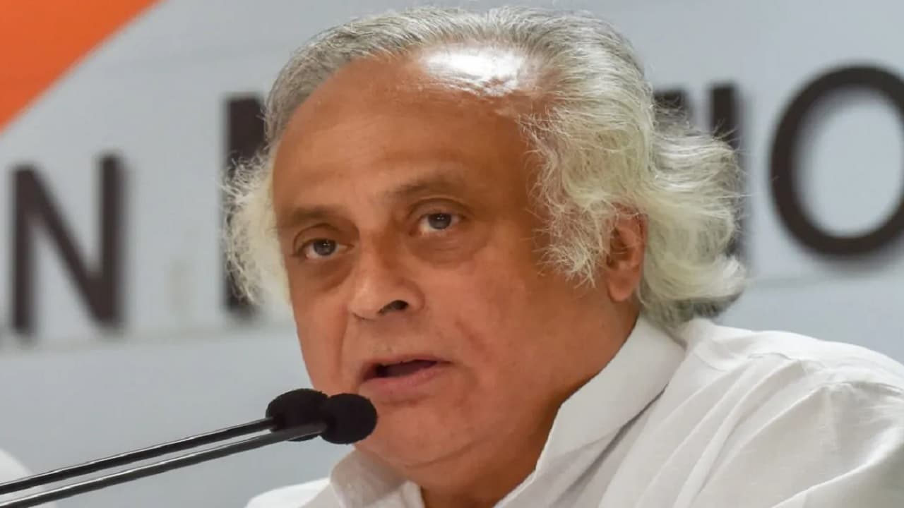 Poll Promises: कांग्रेस ने कहा, चुनावी वादों से जुड़े मुद्दों को नियंत्रित करने का अधिकार EC के पास नहीं