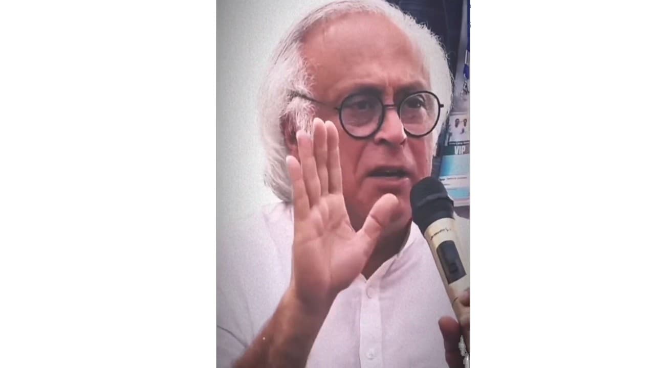 तवांग झड़प पर कांग्रेस ने सरकार पर साधा निशाना, कहा – संसद में चर्चा क्यों नहीं होने दे रहे पीएम मोदी तवांग झड़प पर कांग्रेस ने सरकार पर साधा निशाना, कहा – संसद में चर्चा क्यों नहीं होने दे रहे पीएम मोदी