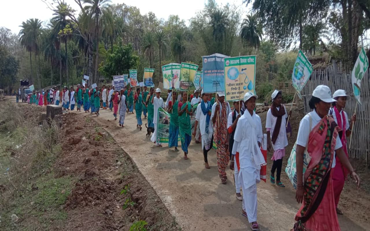 झारखंड : पाकुड़ में जल, जंगल, जमीन के संरक्षण के लिए जल यात्रा शुरू, लोगों को जागरूक करने की कोशिश