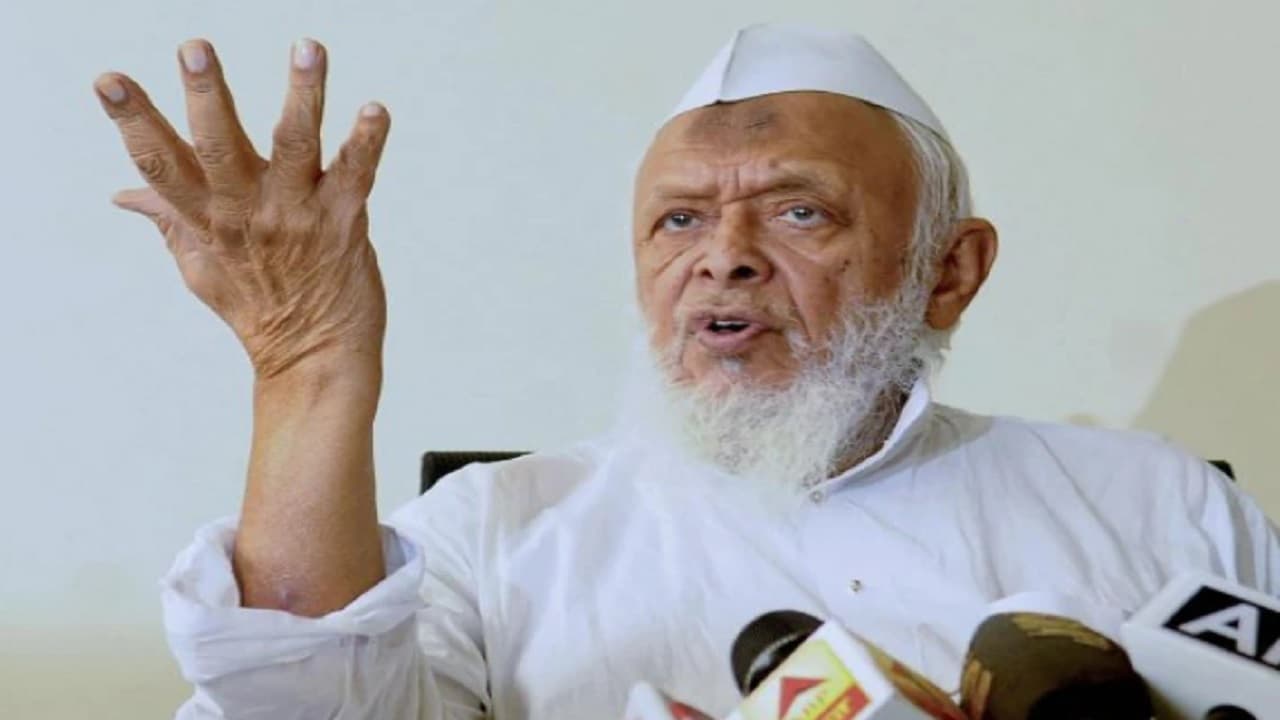 'अल्लाह और ओम एक', अरशद मदनी के इस बयान पर बवाल, जैन और दूसरे धर्मगुरुओं ने छोड़ा मंच