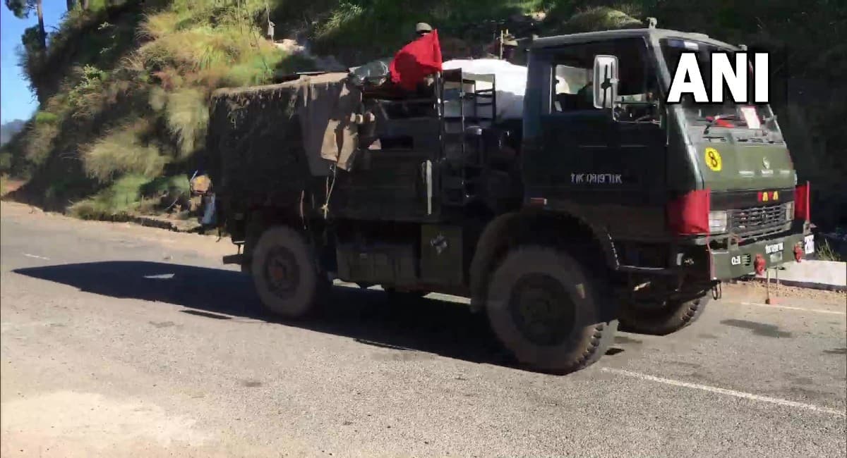 जम्मू-कश्मीर : पुंछ में आतंकियों से लोहा लेते हुए एक जेसीओ समेत सेना के दो जवान शहीद, जारी है सर्च ऑपरेशन