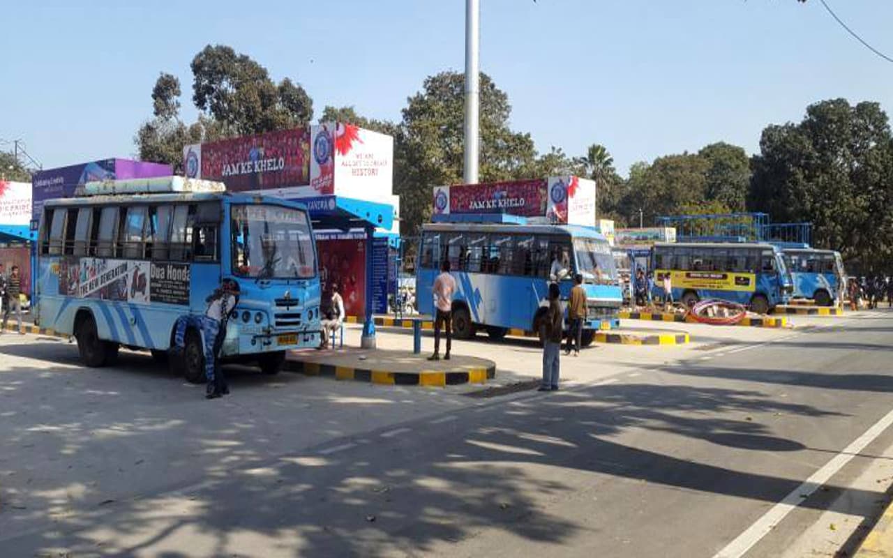 Prabhat Khabar Special: जमशेदपुर शहर में पहले चलती थी 110 बसें, अब 64 बसों का ही होता परिचालन, जानें कारण