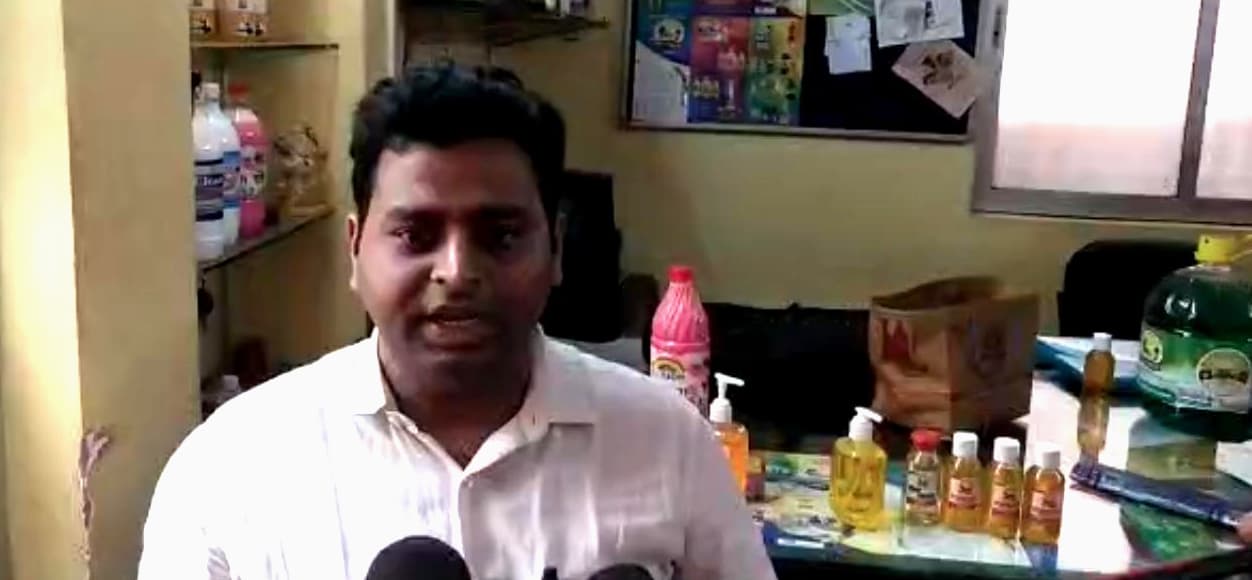 Coronavirus : झारखंड में कोरोना से लड़ने के नाम पर बन रहे नकली सैनीटाइजर, जमशेदपुर में कई जगह पड़े छापे