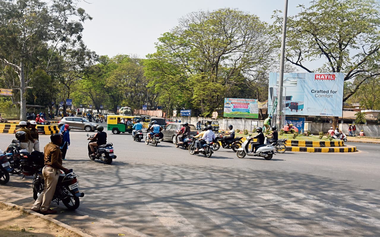 Jharkhand News: पूर्वी सिंहभूम की 27 जगहों पर हैं 'मौत की सड़कें', हर 36 घंटे में एक व्यक्ति की जा रही जान