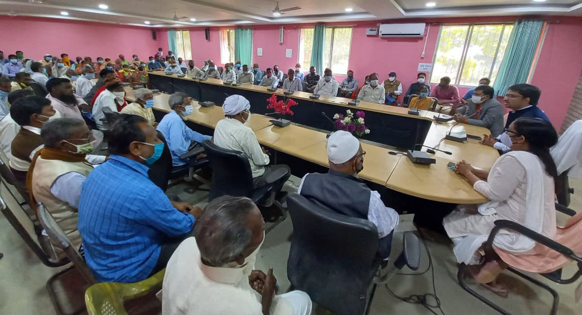 Jharkhand News: जामताड़ा में बुजुर्गों का एकाकीपन दूर करने के लिए Old Age Club का जल्द होगा गठन, तैयारी शुरू Jharkhand News: जामताड़ा में बुजुर्गों का एकाकीपन दूर करने के लिए Old Age Club का जल्द होगा गठन, तैयारी शुरू