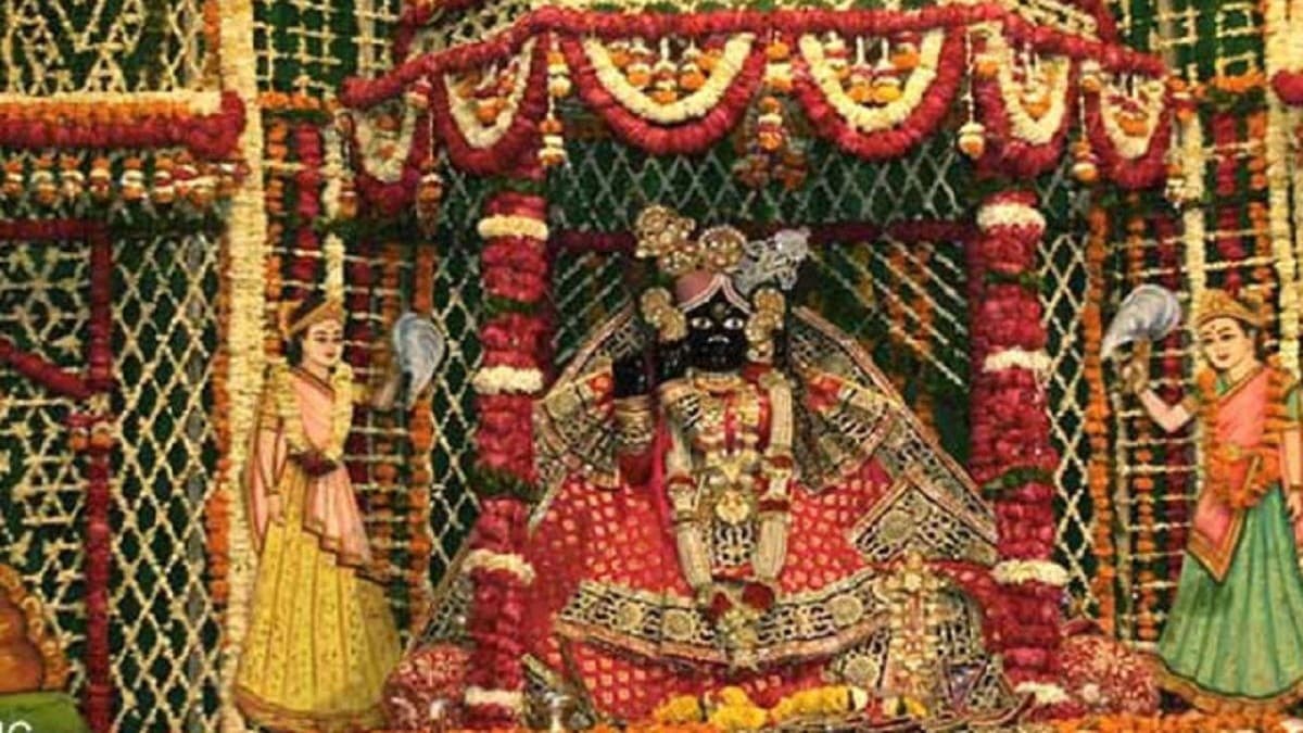 Janmashtami 2023 Date: बांकेबिहारी मंदिर में इस दिन जन्म लेंगे कान्हा, जानें मंगला आरती क्यों है खास