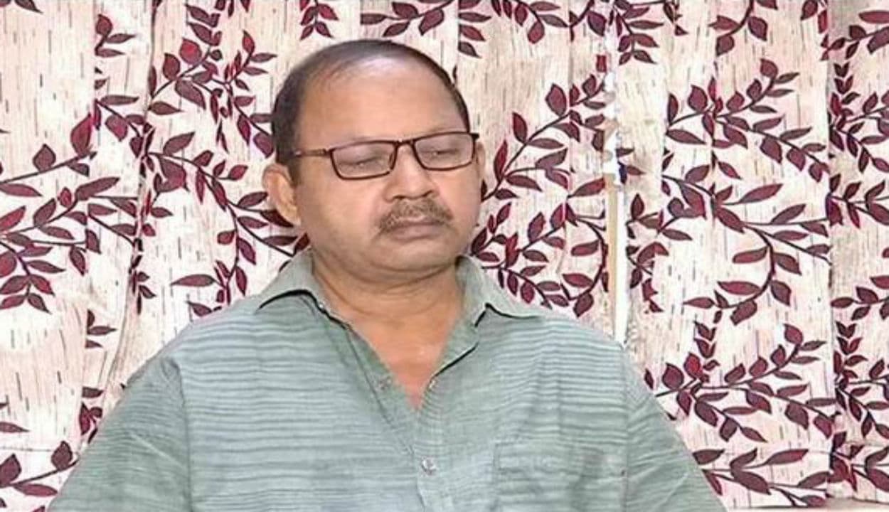 SBI के पूर्व कर्मचारी ने 64 साल की उम्र में शुरू की MBBS की पढ़ाई, रिटायरमेंट के बाद मेडिकल कॉलेज में लिया दाखिला