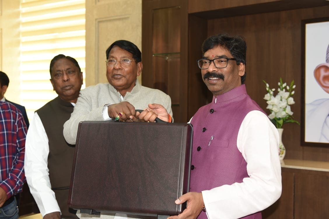 Jharkhand Budget 2020 : हेमंत सरकार का फोकस शिक्षा, स्वास्थ्य और कृषि पर, 100 यूनिट बिजली फ्री