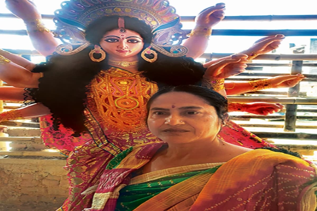 झारखंड की नौ दुर्गा-08: वर्षों से मां जगदंबा की सजीव प्रतिमा गढ़ रहीं हैं माधबी पाल