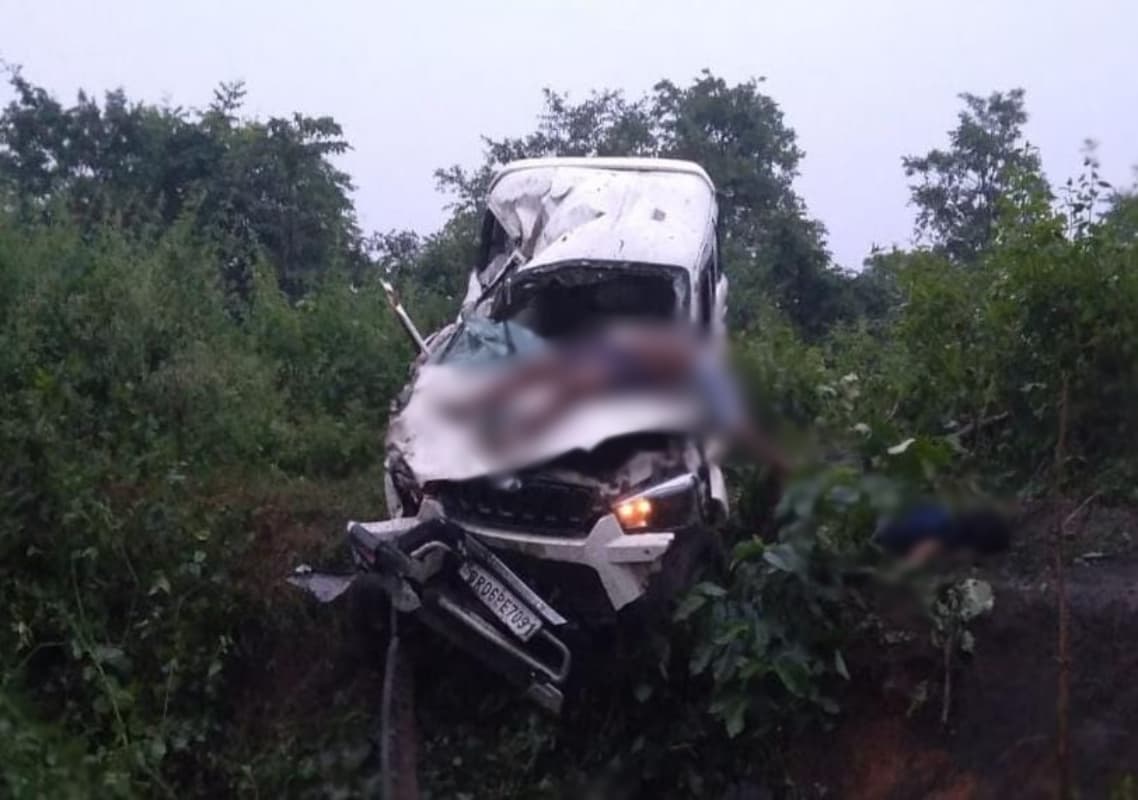 झारखंड : हजारीबाग की चरही घाटी में पलटी बिहार से आ रही स्कॉर्पियो, चार की मौत, तीन गंभीर