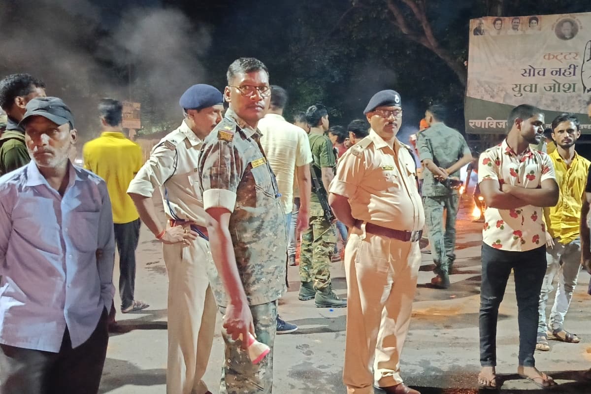धनबाद : कोयला तस्करी में वर्चस्व को ले सिजुआ में दो युवकों ने की अंधाधुंध फायरिंग, एक की मौत