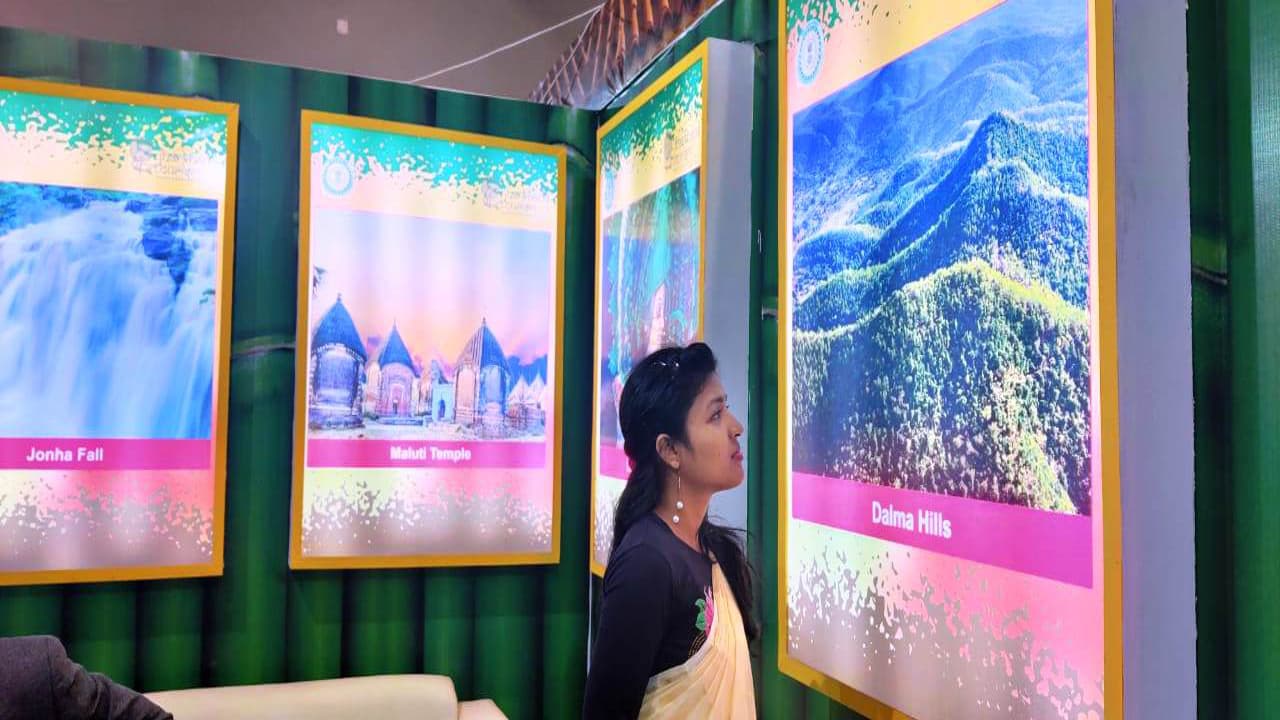 नई दिल्ली के ट्रेड फेयर में 24 को मनेगा झारखंड दिवस, लोग टूरिज्म स्टॉल पर सिटी ऑफ फाॅल्स की ले रहे जानकारी
