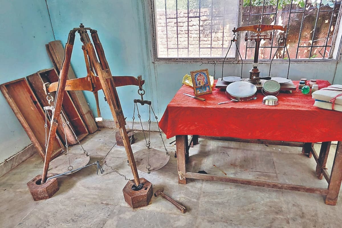 साहिबगंज में नापतौल के उपकरणों का नहीं हो रहा सत्यापन, ठगे जा रहे ग्राहक