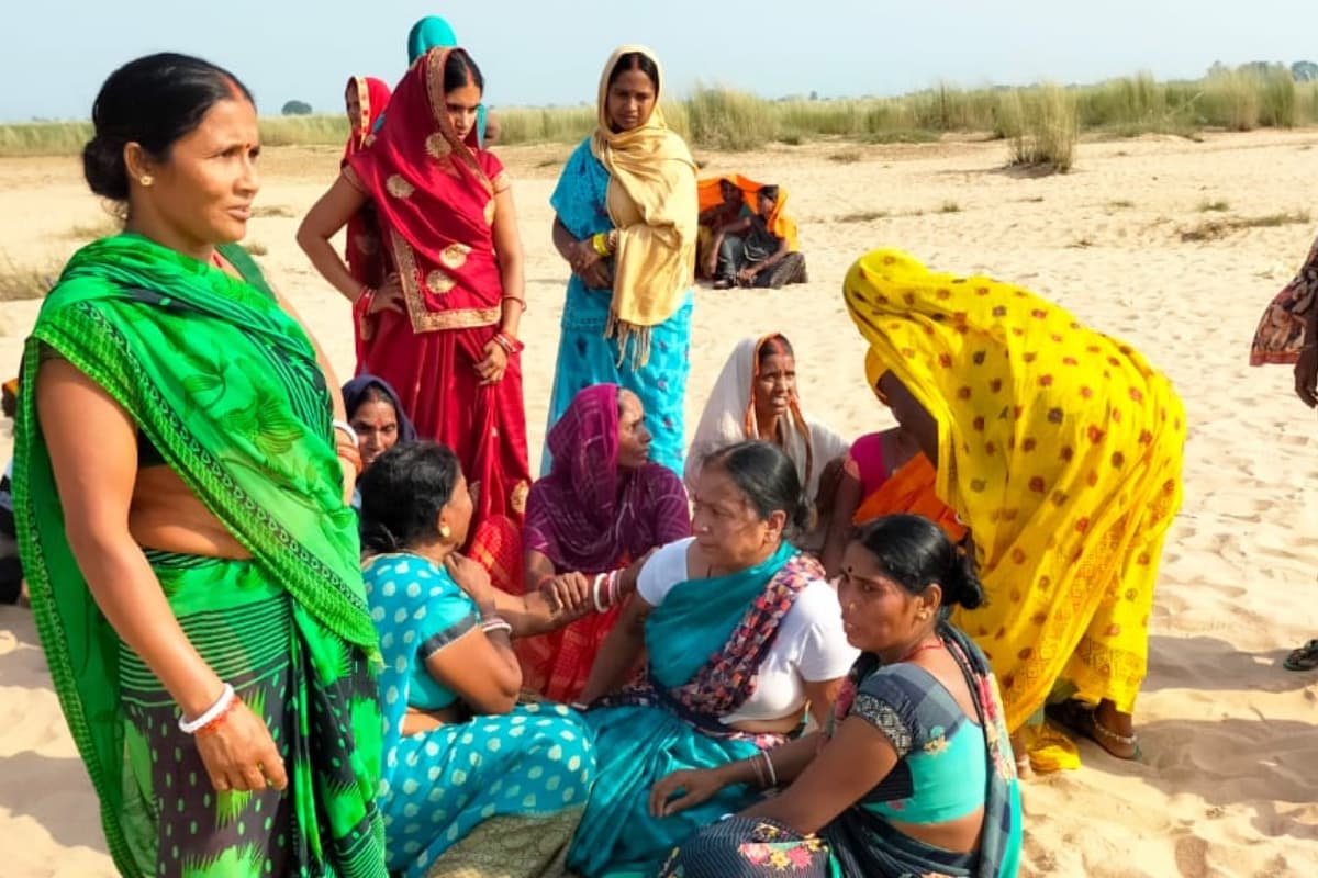 गढ़वा : नवरात्र पर कलश यात्रा के दौरान जल भरने आया युवक सोन नदी में डूबा, एक दिन बाद भी लापता