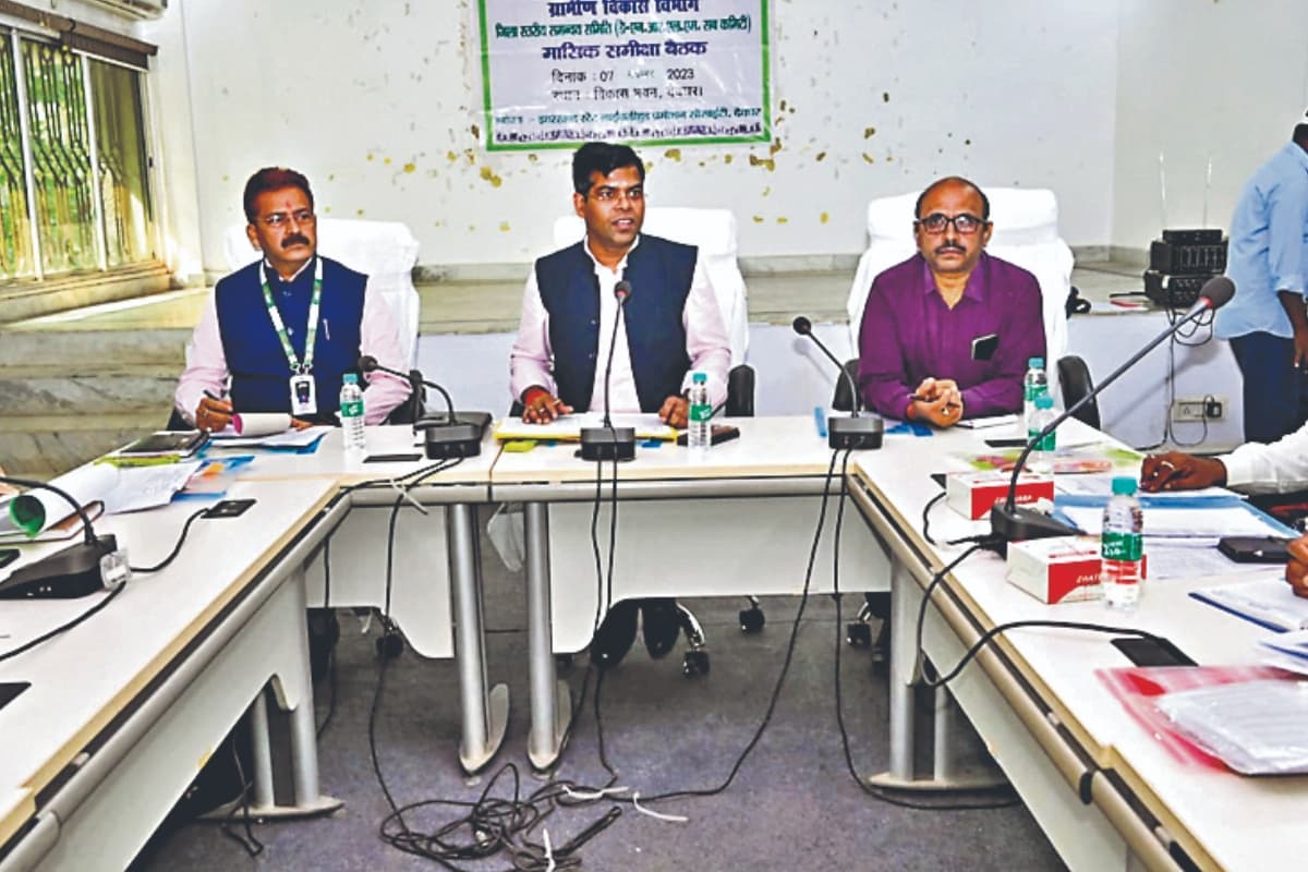 देवघर: डीडीसी का आदेश- 31 दिसंबर तक हो सभी पंचायतों में शौचालय का निर्माण