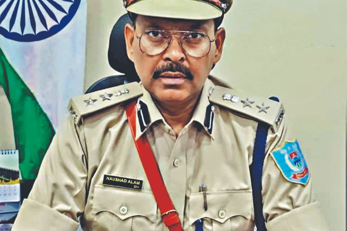 देवघर में लाखों की विदेशी शराब हुई चोरी, साथ में कैश भी उड़ा ले गए चोर