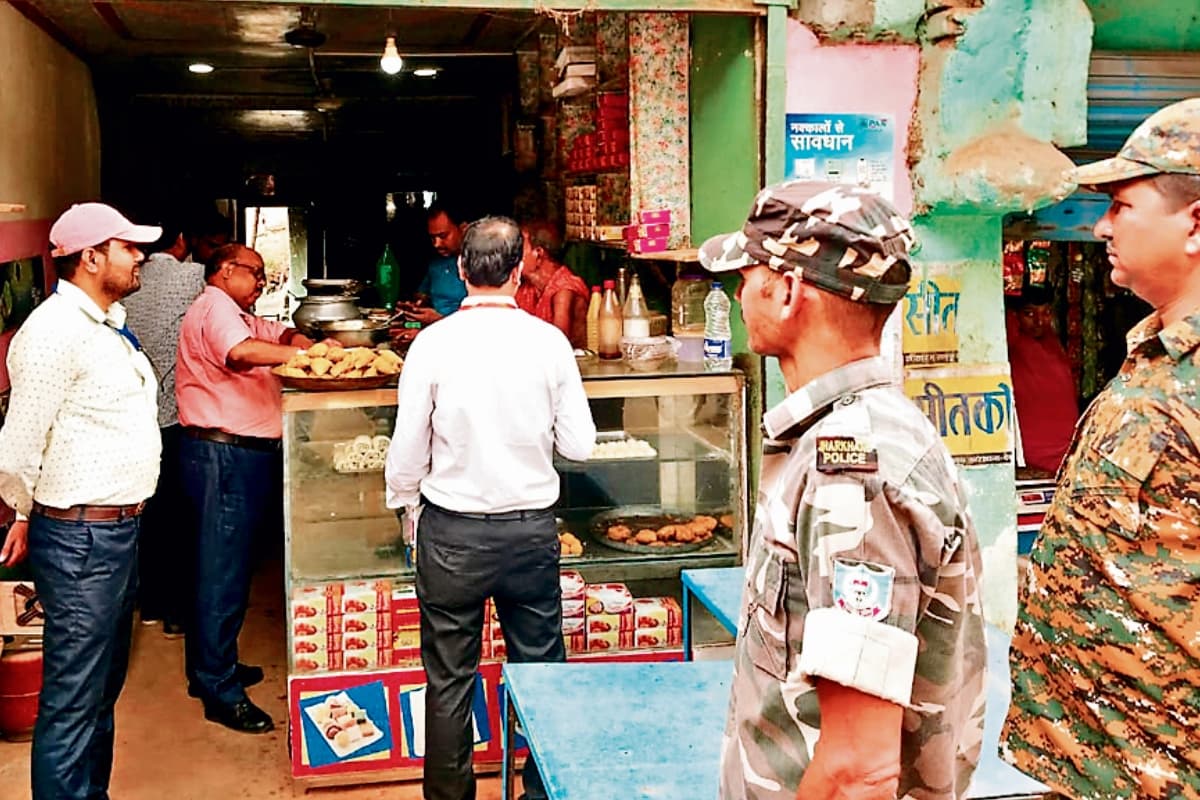 बासुकिनाथ में नकली खोआ हो रहा जब्त, देवघर में सब ओके