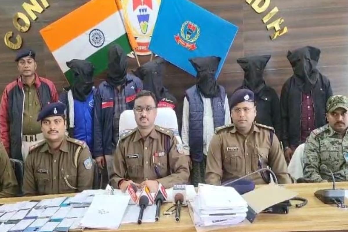 Girlfriend WhatsApp ऐप और डाक-पे के माध्यम से ठगी, गिरिडीह पुलिस ने 6 साइबर अपराधियों को किया गिरफ्तार