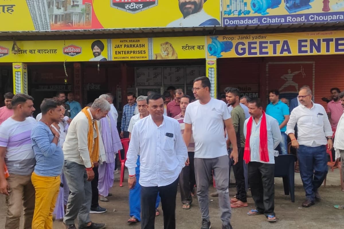 झारखंड : कांग्रेस प्रखंड अध्यक्ष के घर पर अपराधियों ने की अंधाधुंध फायरिंग, मौके से कई खोखे बरामद