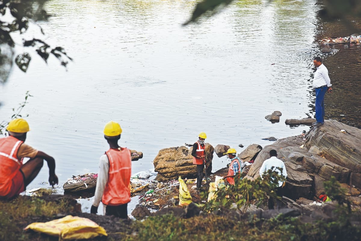 Prabhat Khabar Impact: प्रदूषण बोर्ड ने की कार्रवाई, कदमा टोल ब्रिज पर सड़क निर्माण करा रही ठेका कंपनी सस्पेंड