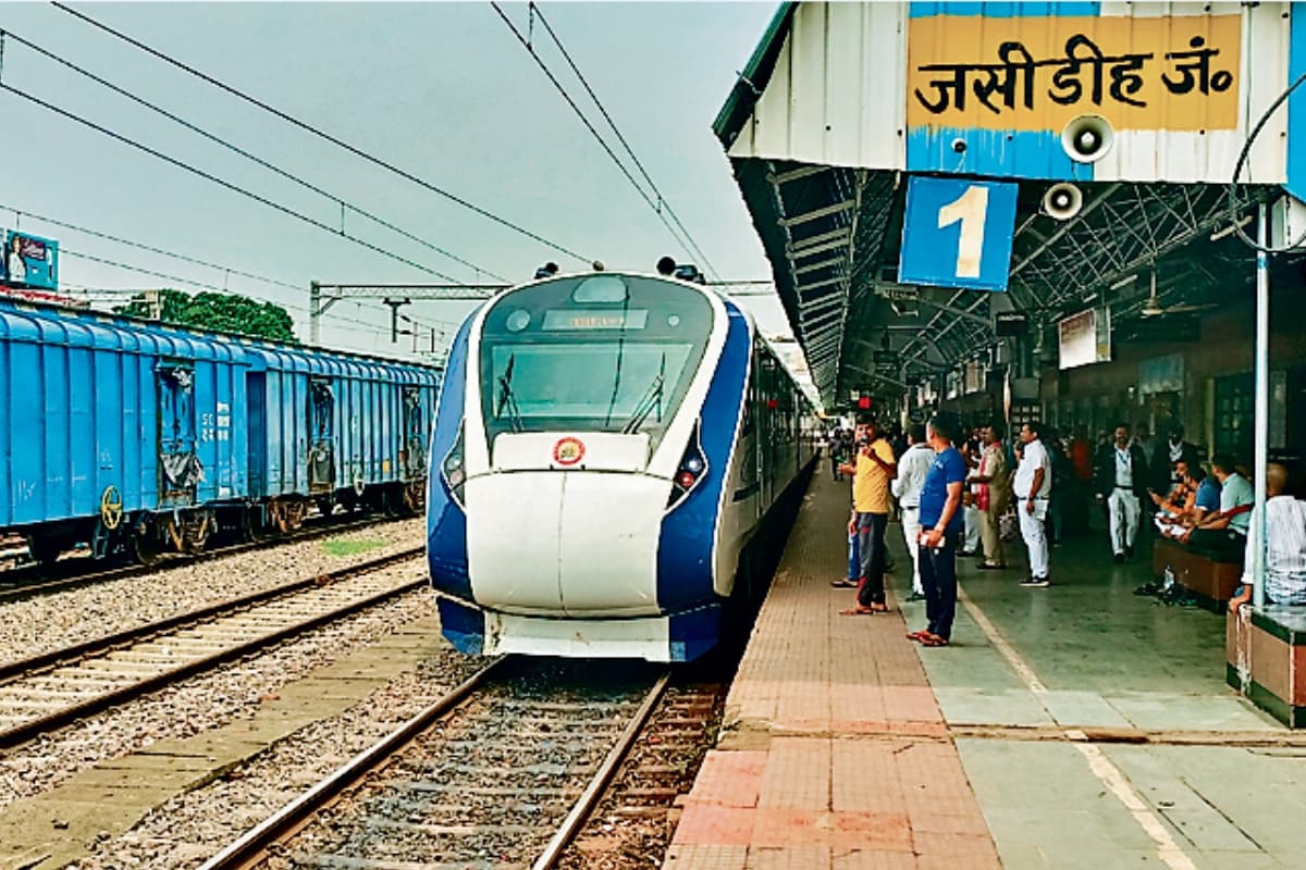 पटना-हावड़ा वाया जसीडीह वंदे भारत का दूसरा ट्रायल भी सफल, इसी माह से ट्रेन चलने की संभावना