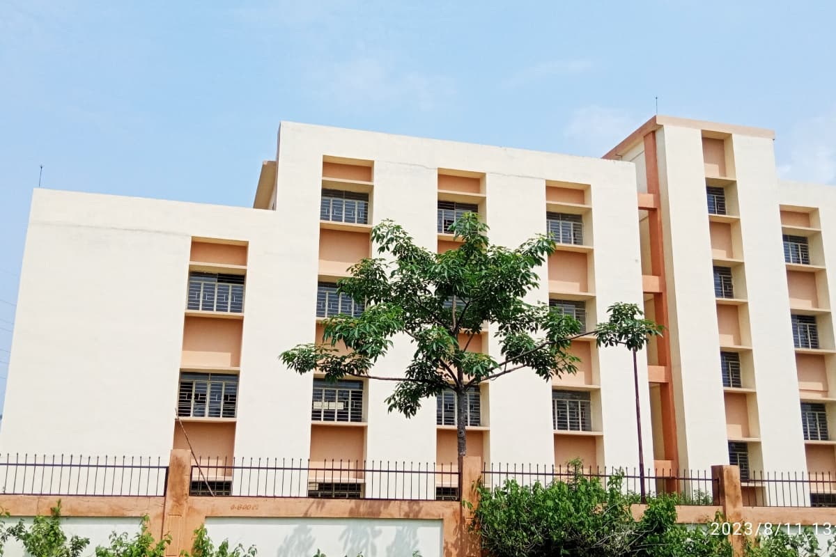 कटंकी में 30 करोड़ रुपये से बना पॉलिटेक्निक कॉलेज हो रहा बर्बाद, 5 सालों बाद भी शुरू नहीं हो सकी है पढ़ाई