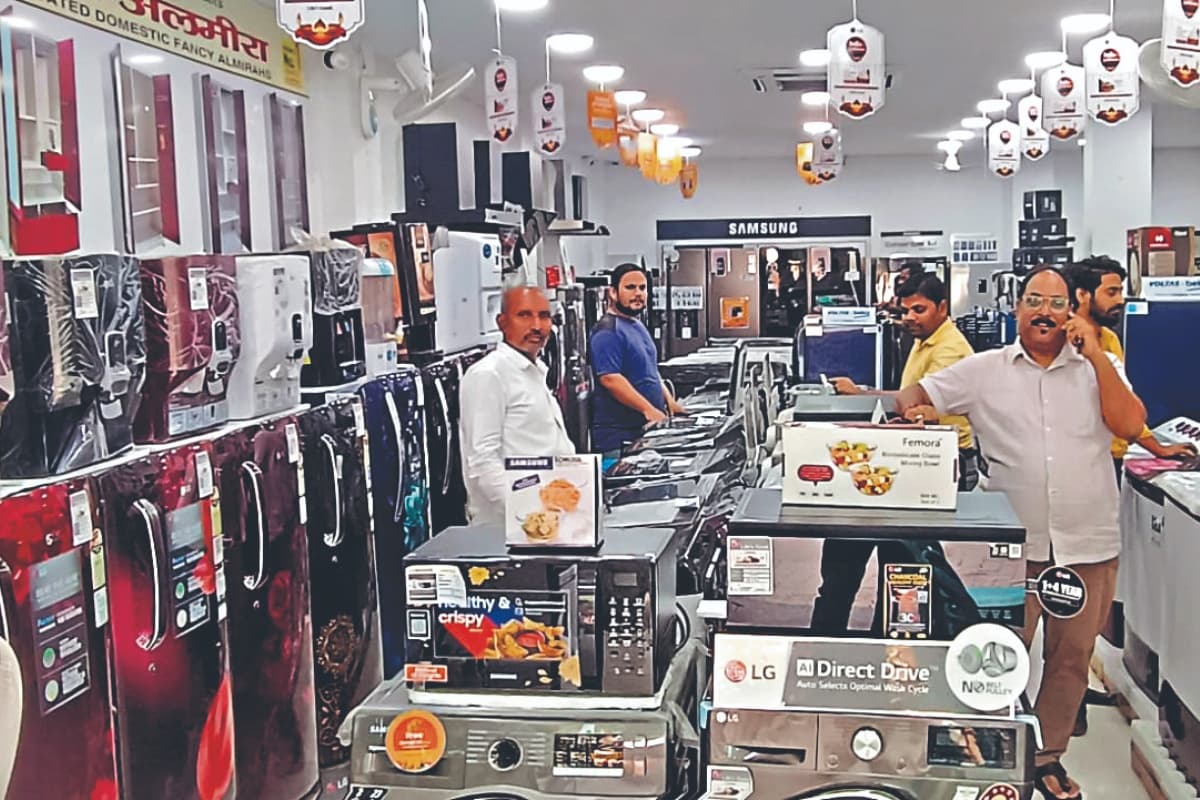 साहिबगंज : धनतेरस की तैयारियां जोरों पर, जिले में 15 करोड़ के कारोबार की उम्मीद