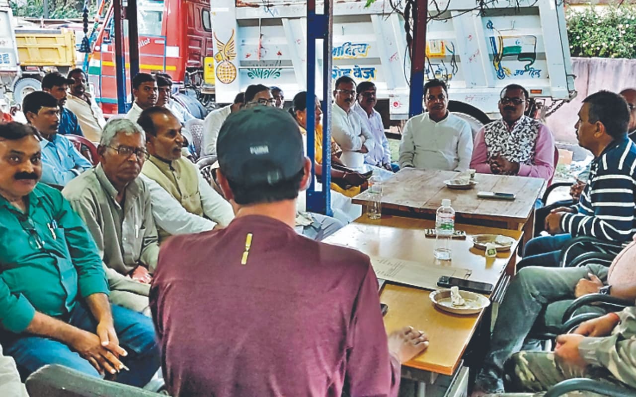 गोड्डा: शांतिपूर्ण तरीके से छठ पूजा संपन्न कराने में प्रशासन ने सहयोग का किया अनुरोध गोड्डा: शांतिपूर्ण तरीके से छठ पूजा संपन्न कराने में प्रशासन ने सहयोग का किया अनुरोध