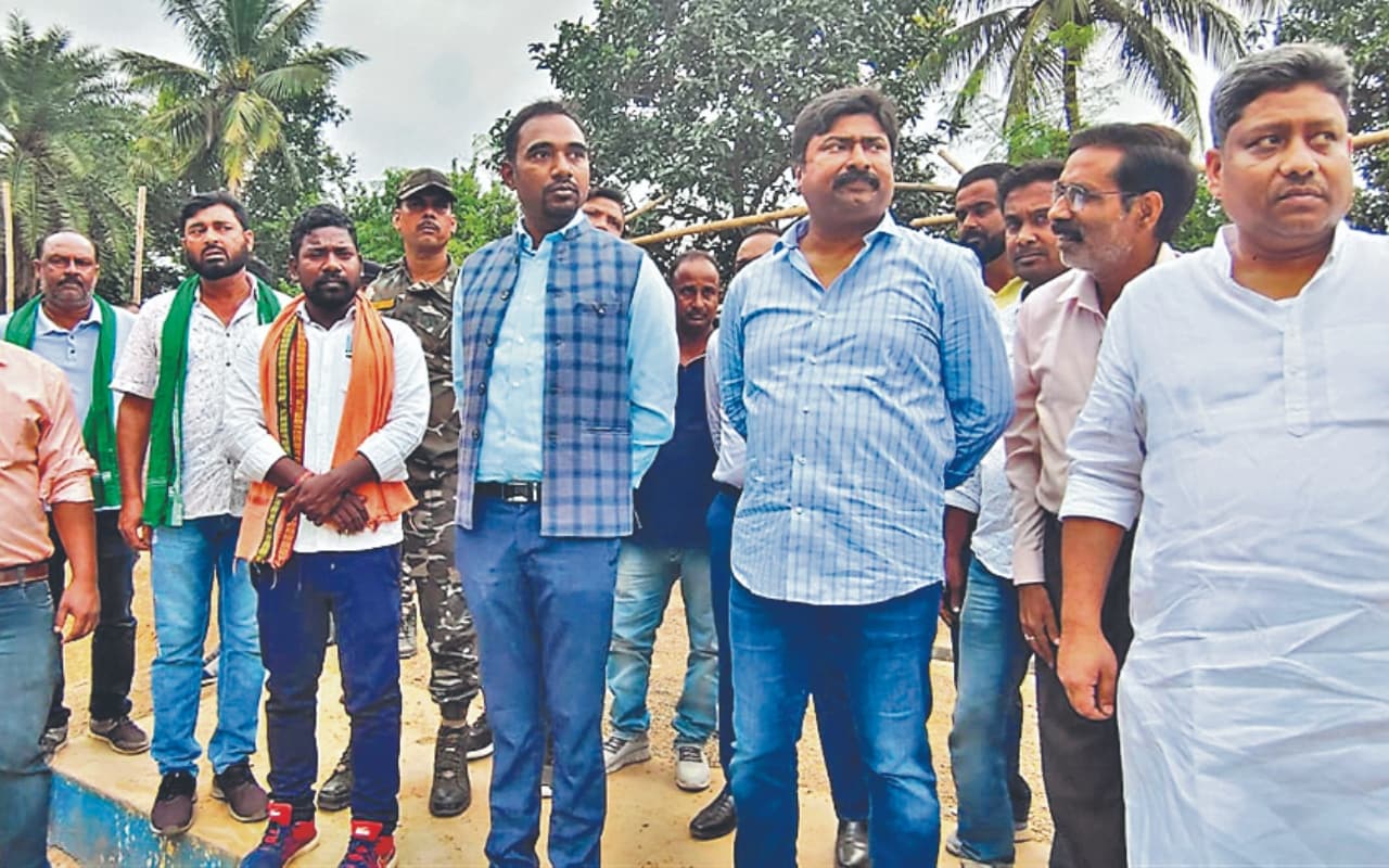 पाकुड़ : सासंद विजय हांसदा ने किया छठ घाटों का निरीक्षण, सभी पदाधिकारी भी रहें मौजूद