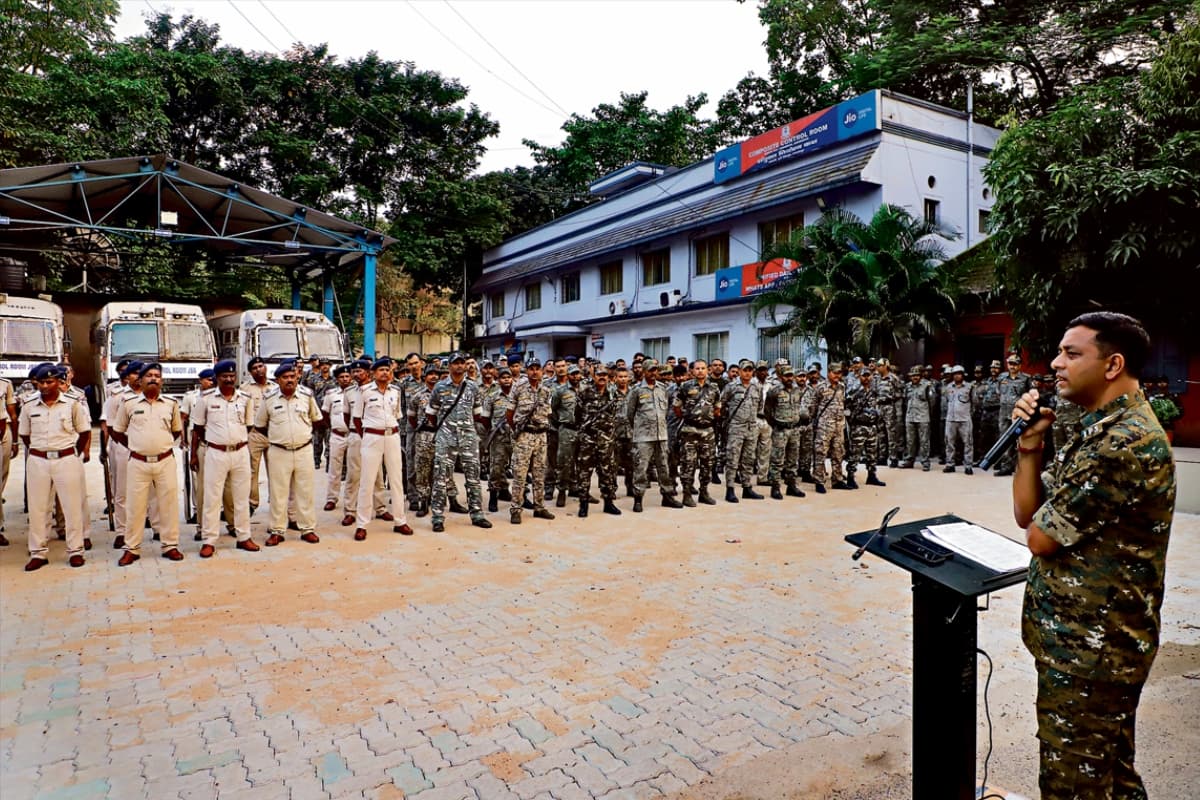 ड्यूटी में सोशल मीडिया का इस्तेमाल किया, तो होंगे सस्पेंड, जमशेदपुर एसएसपी ने जवानों को दी चेतावनी