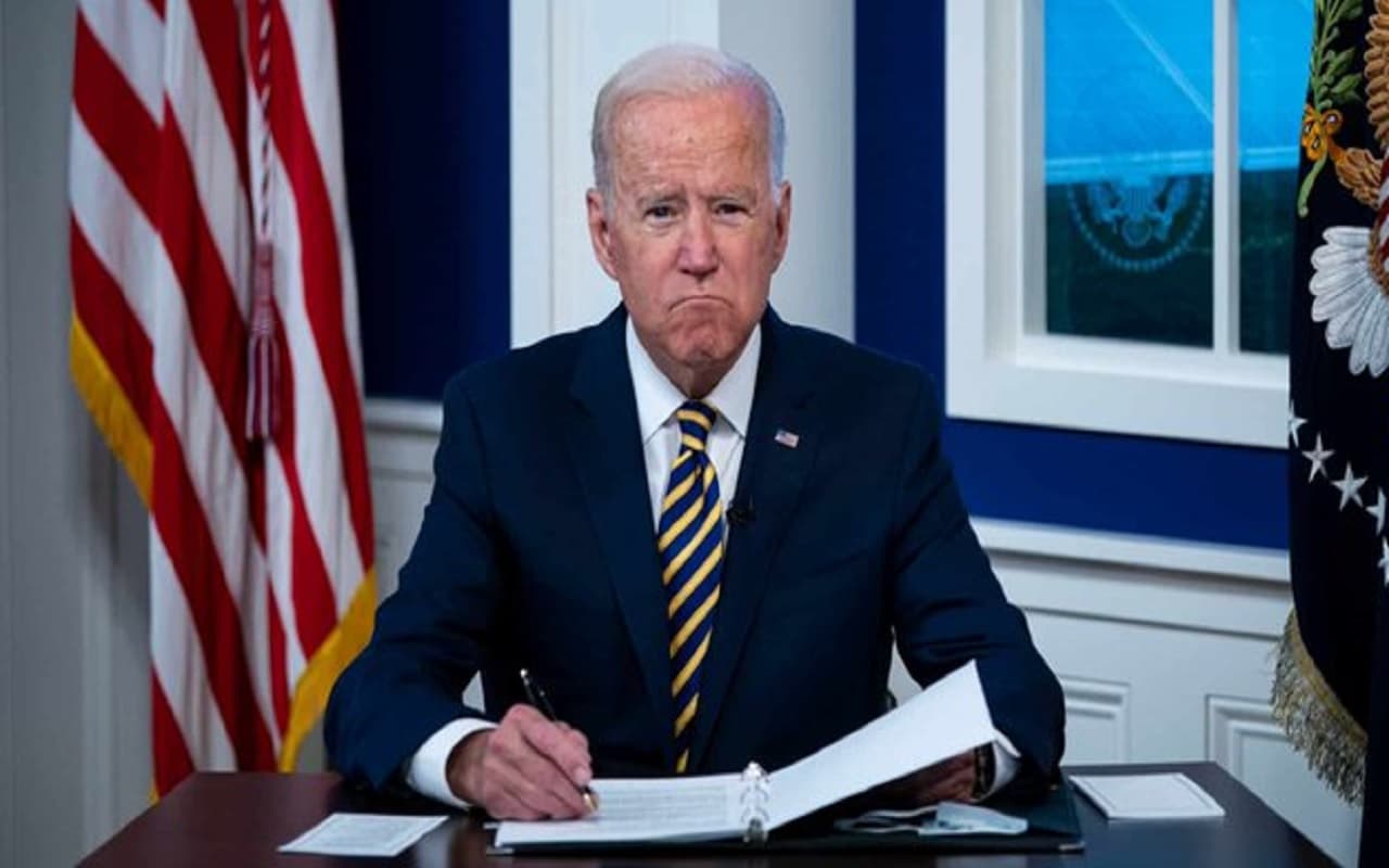 US Elections: बराक ओबामा और स्पीकर पेलोसी ने कमला हैरिस को समर्थन देने से किया इनकार, ट्रंप ने उड़ाया बाइडेन का मजाक