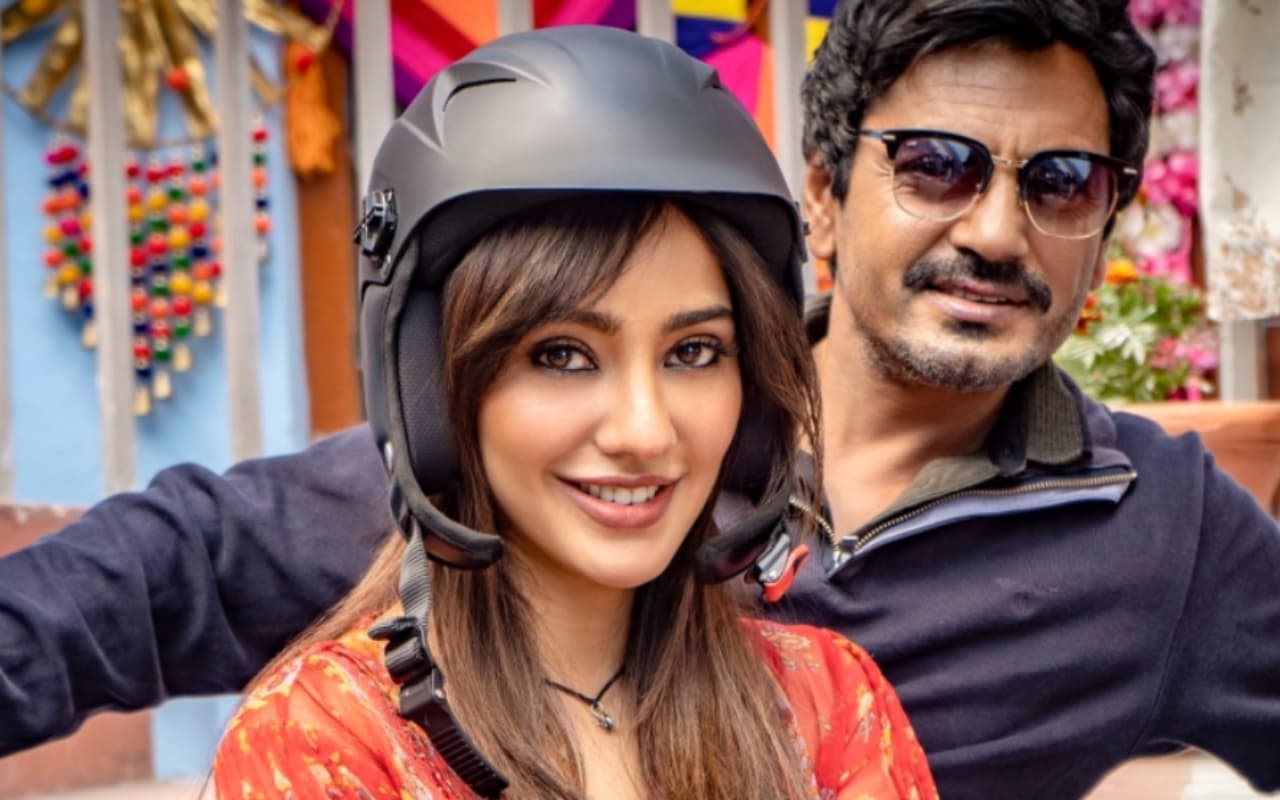Jogira Sara Ra Ra Review: रोमांटिक कॉमेडी वाली इस कहानी में कमाल कर गए नवाज़ुद्दीन सिद्दीकी और संजय मिश्रा