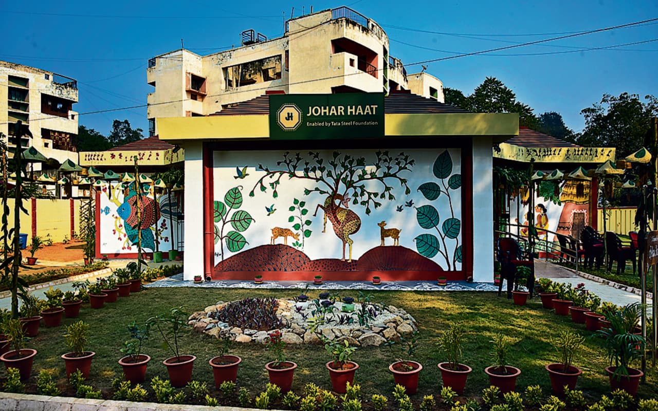 Tata Steel ने जमशेदपुर के कदमा में खोला 'जोहार हाट', जनजातीय उत्पाद के निर्माता खुद बेचेंगे सामान